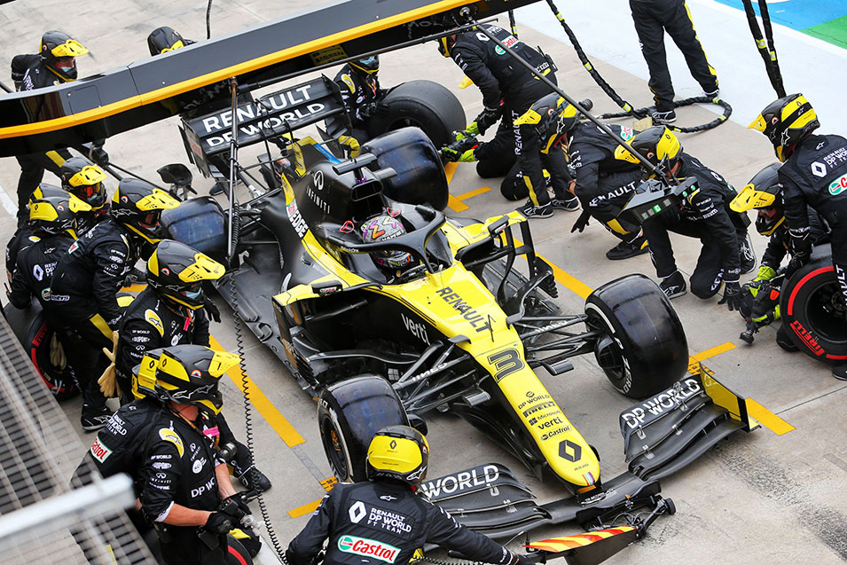 Η Renault World F1 Team, στο πόντιουμ των νικητών, για 2η φορά αυτή τη σεζόν